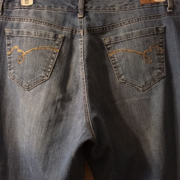 BANDOLINO woman’s jeans sz 16 regular. - Picture 3 of 5